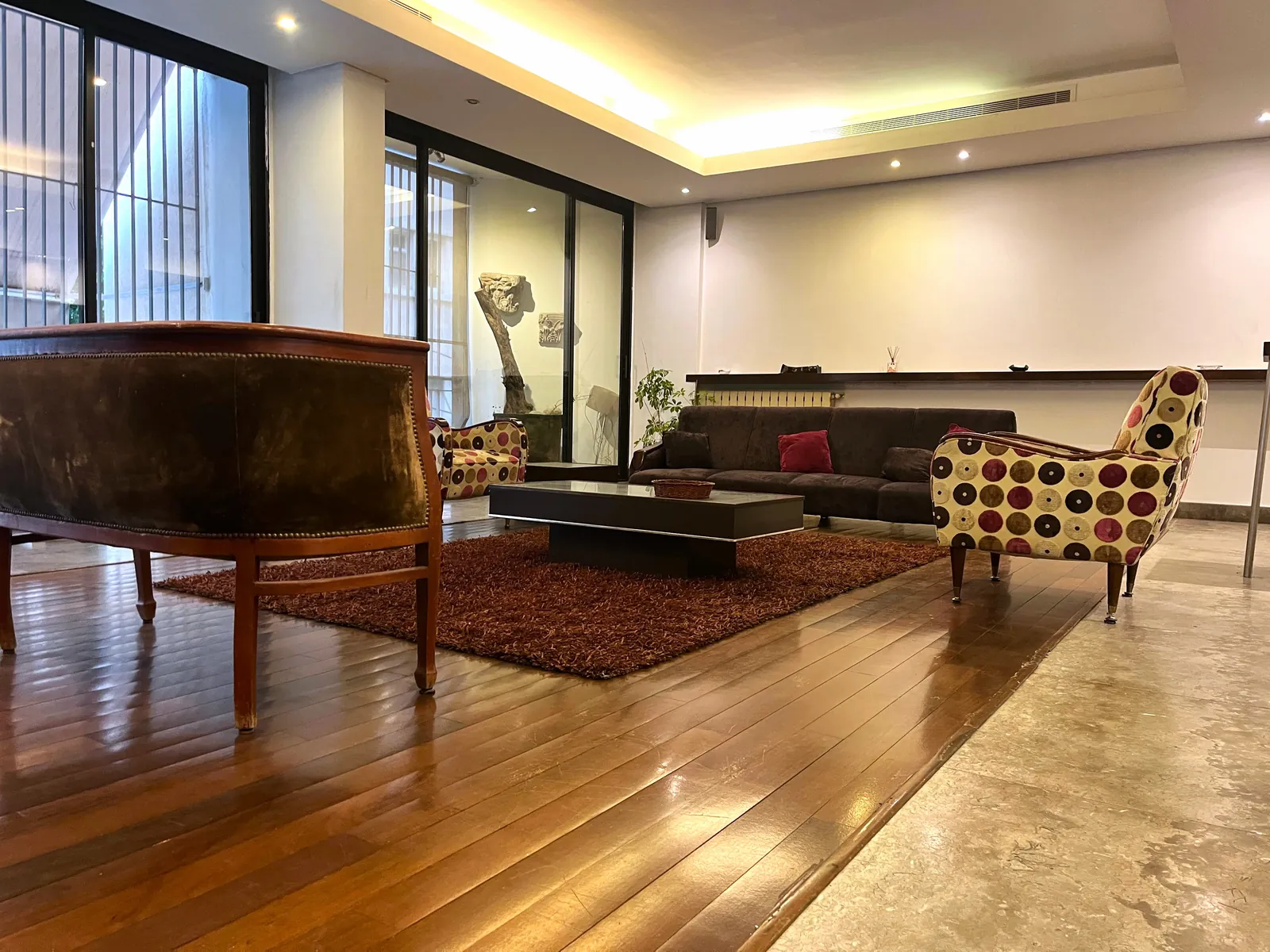 Furnished Apartment in Hamra, Beirut — الصورة 3