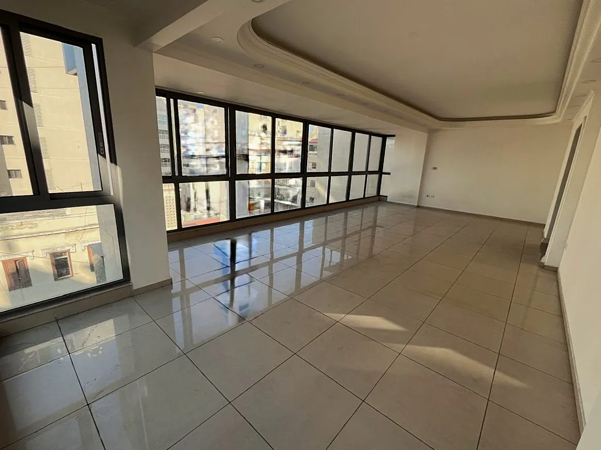 Spacious Apartment in Ras El Nabeh, Beirut — photo 2