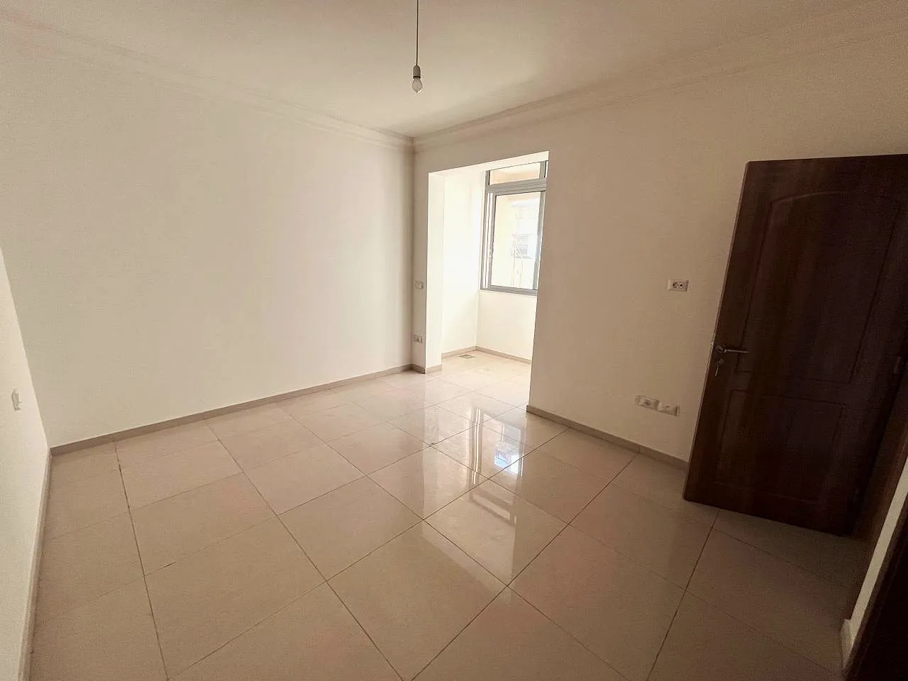 Spacious Apartment in Ras El Nabeh, Beirut — photo 3