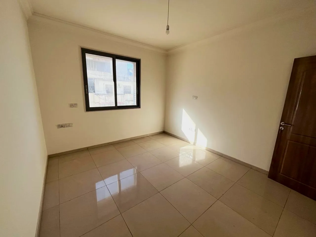 Spacious Apartment in Ras El Nabeh, Beirut — photo 5