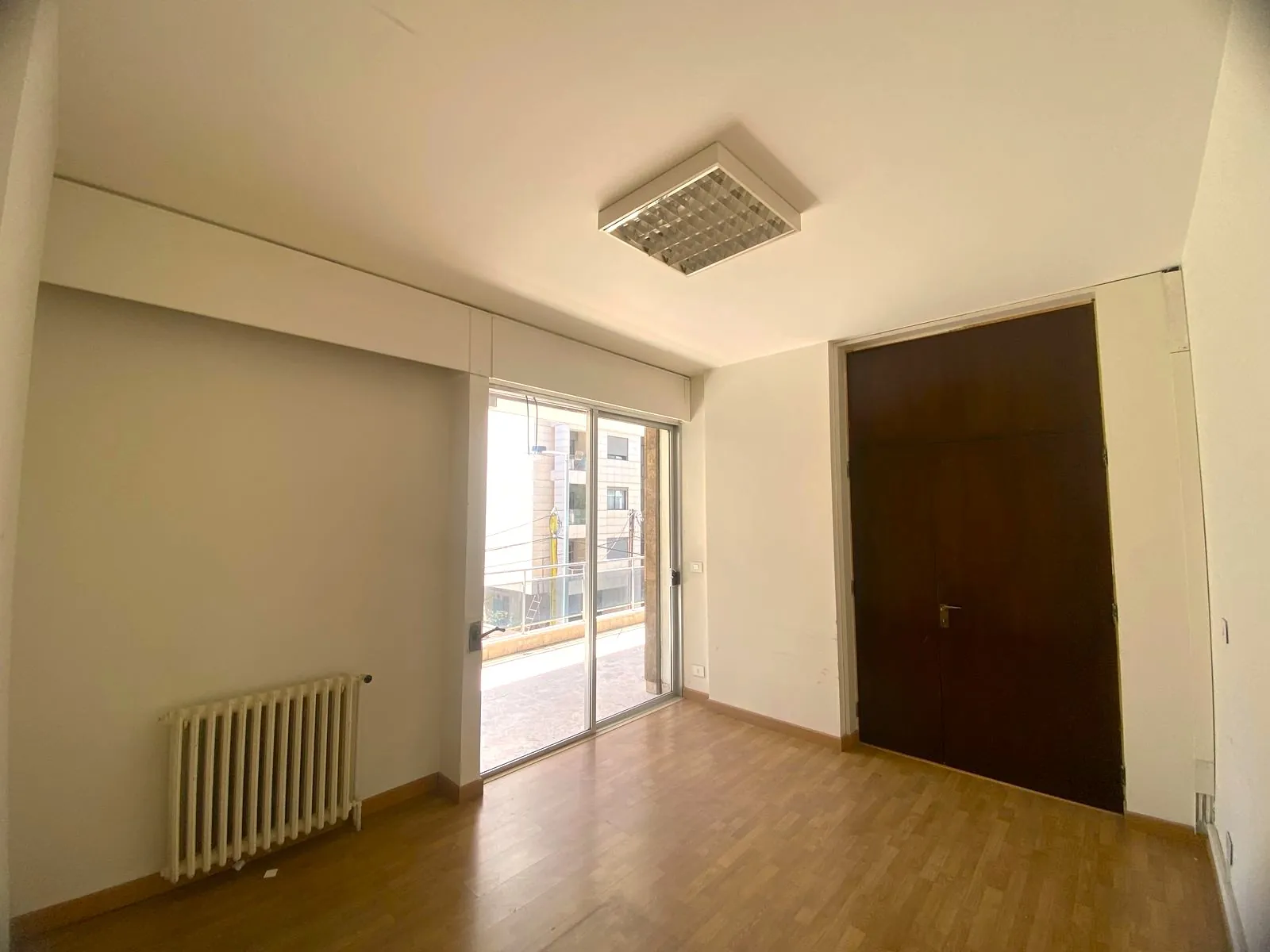 Spacious Office in Badaro, Beirut — الصورة 4
