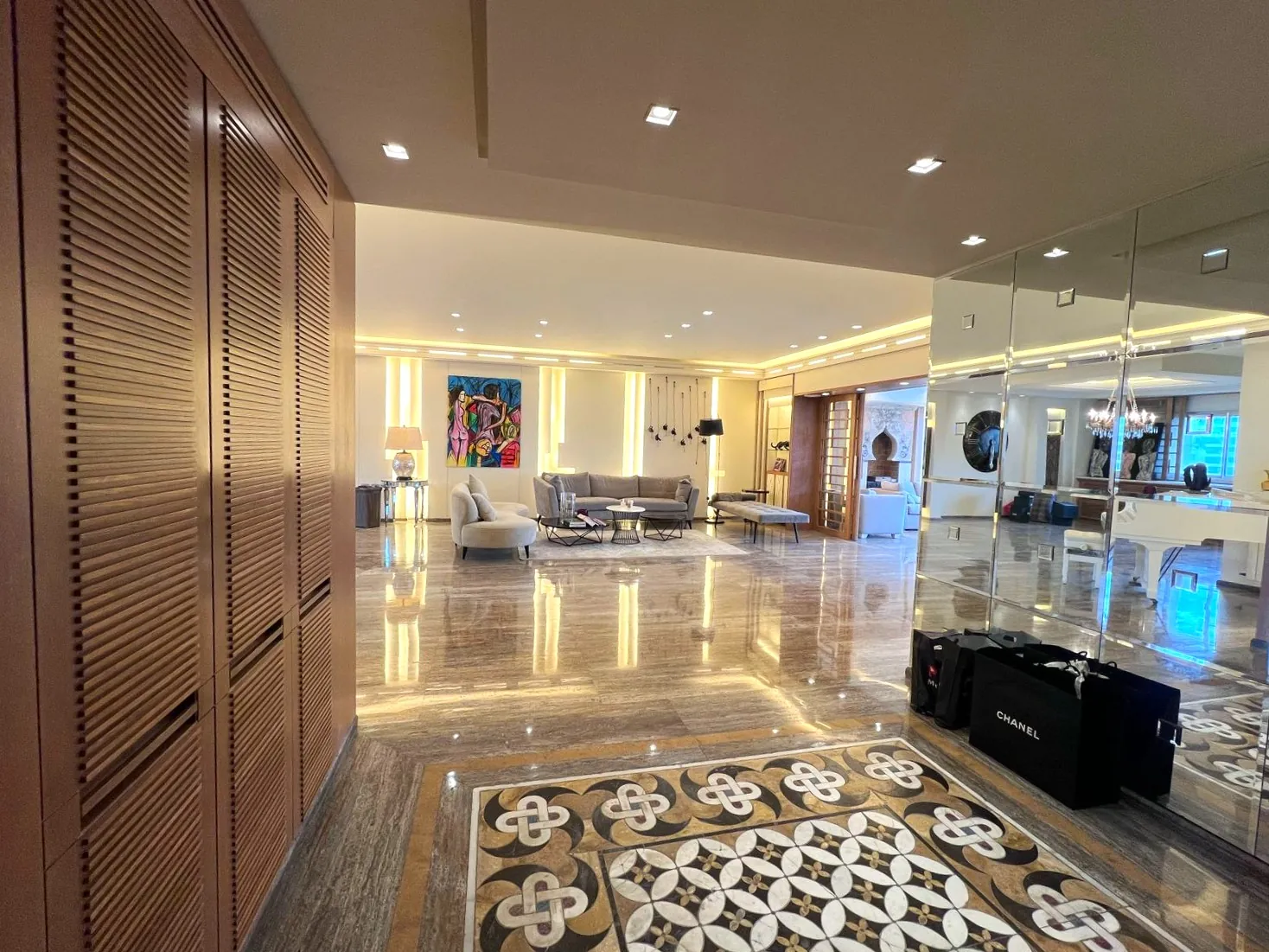 Fully Furnished Luxury Apartment in Ramlet Al Bayda — الصورة 2