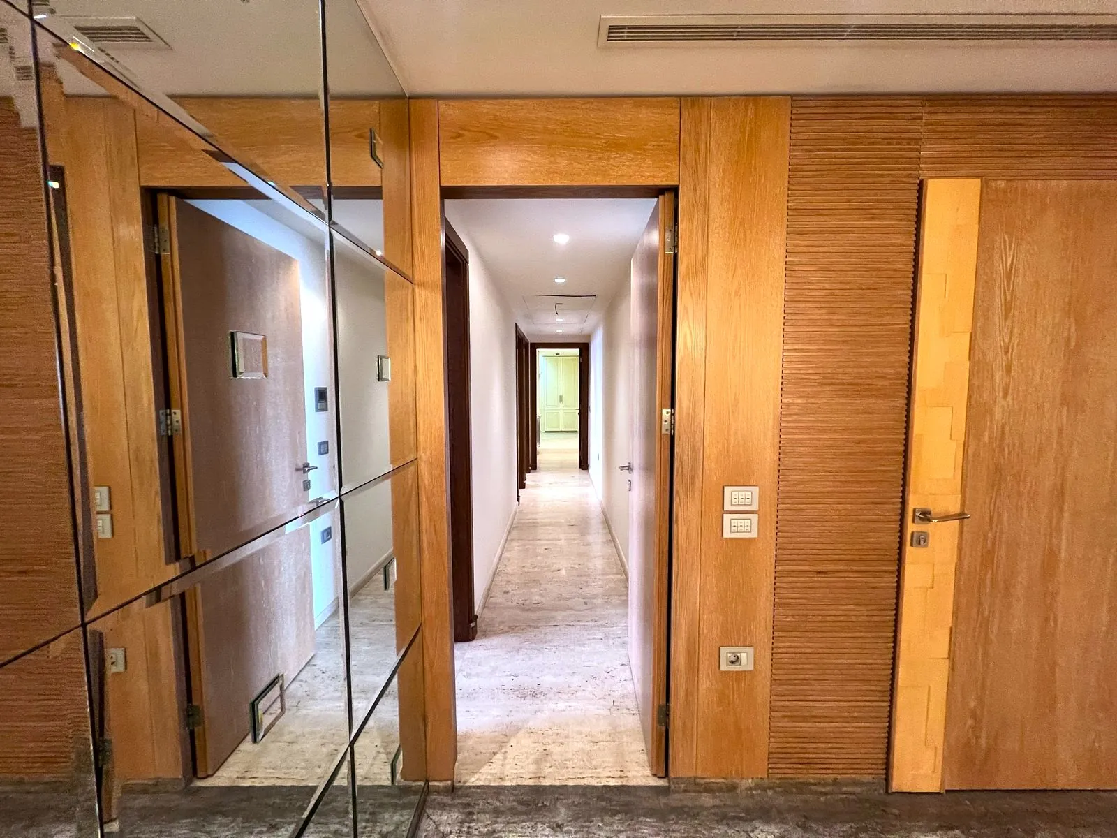 Fully Furnished Luxury Apartment in Ramlet Al Bayda — الصورة 4
