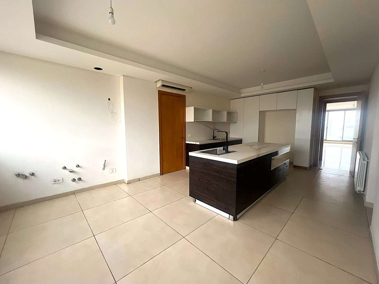 Elegant High-Floor Apartment in Clemenceau — الصورة 4