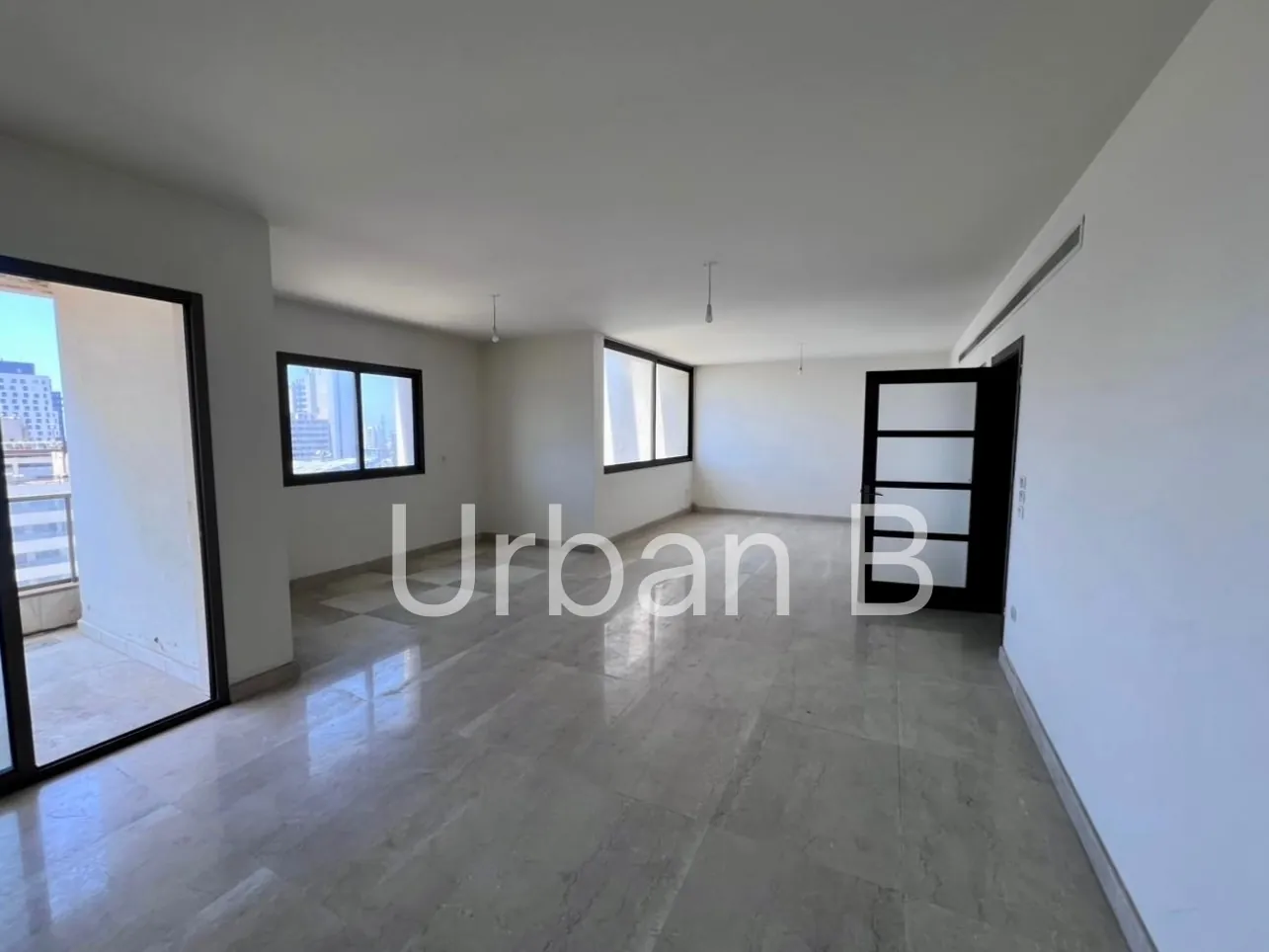Modern Apartment in Prime Location, Hamra