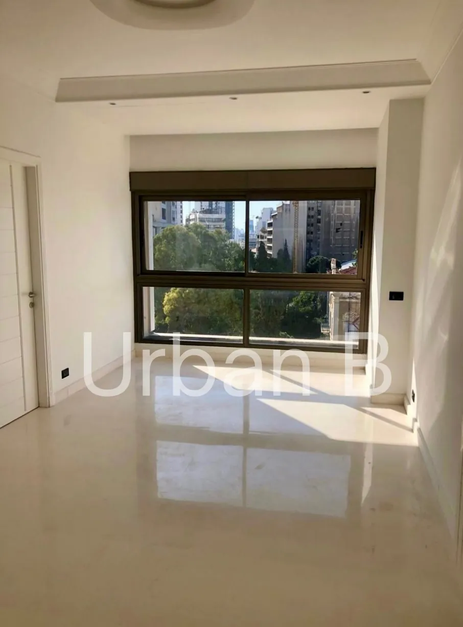 Elegant & Spacious Apartment on Sursock Street, Achrafieh — photo 5