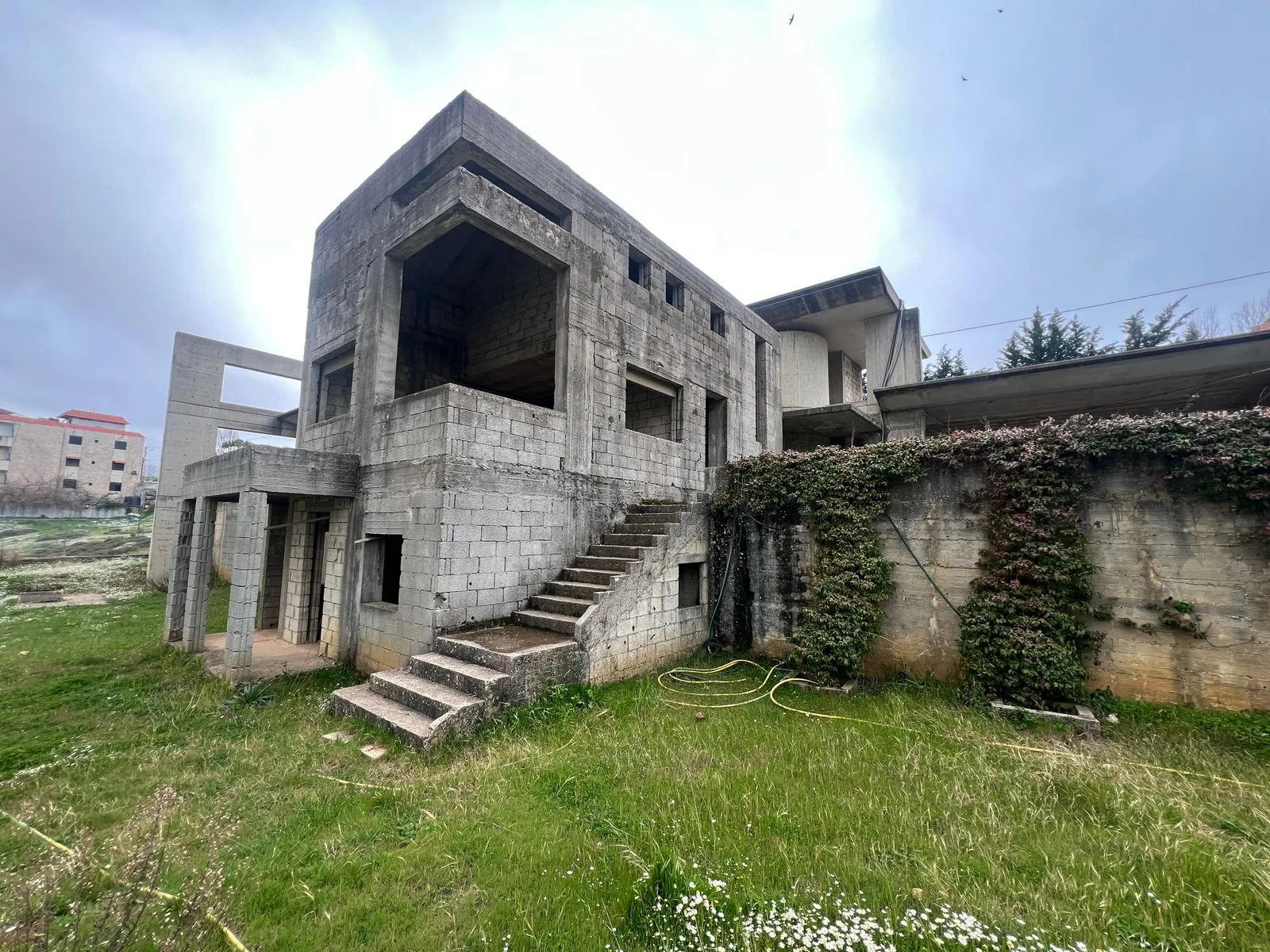 Villa for sale in Ain Al Jdide, Lebanon — الصورة 2