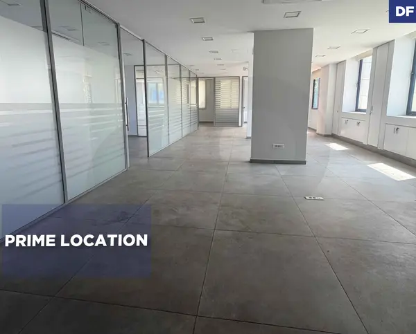 RENTAL OFFICE/DBAYEH,METN /PRIME LOCATION/suitable for various types of businesses