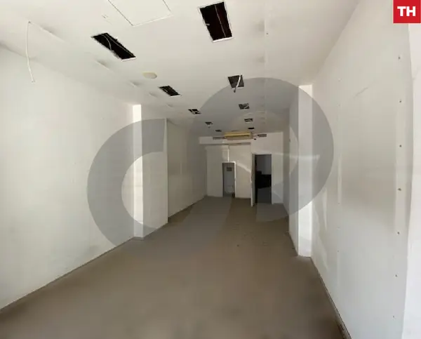 A 60 sqm mezzanine shop for sale in ZALKA !