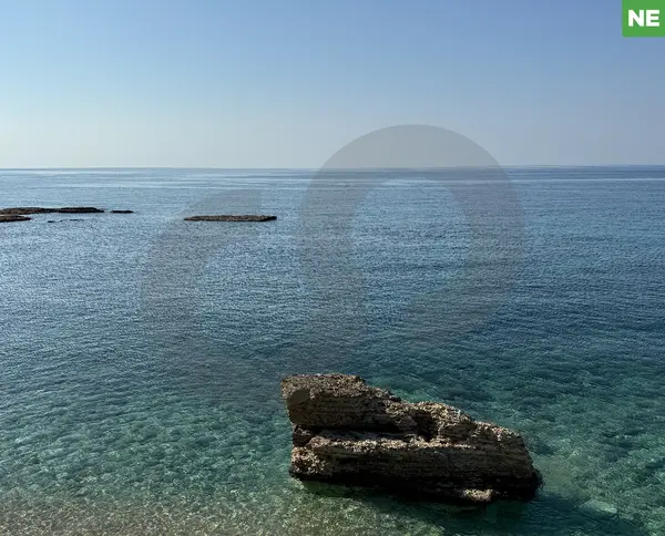 Directly on the beach- Calm area- Barbara, Jbeil