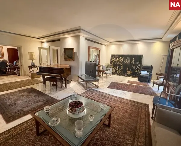 Unfurnished ,Prime Location, Beirut -tallet khayat