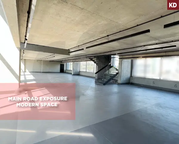 Premium Retail/Showroom Space in Dbayeh – Prime Location & Open Layout