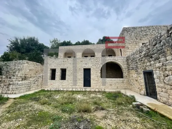 Villa for Sale in Jrane