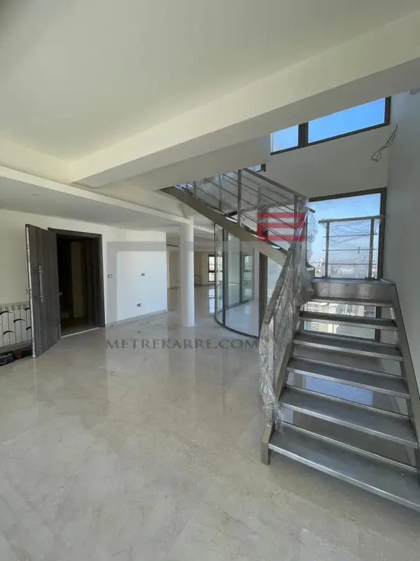 Penthouse for Rent in Furn El Hayek