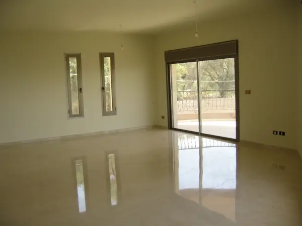 Apartment for Sale in Ballouneh