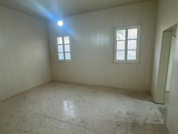 Shop for rent in Remeil