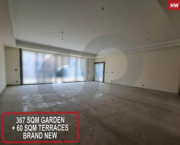 Huge (280 + 427 sqm terraces) apartment in adma