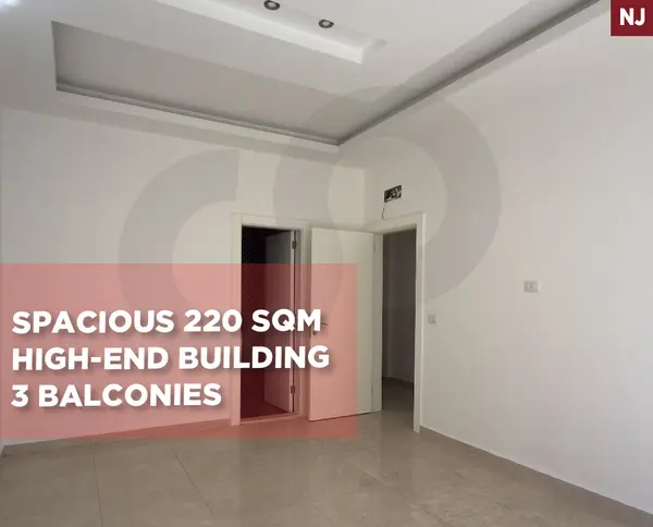 spacious 220 SQM/calm area/generous living spaces/al hosh,tyre