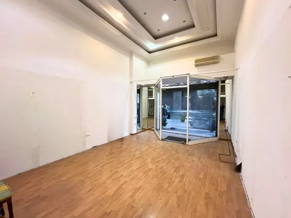 Shop for Rent in Caree d'or, Achrafieh, Beirut, Lebanon