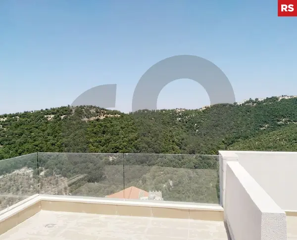 Spacious duplex in Annaya with payment facilities