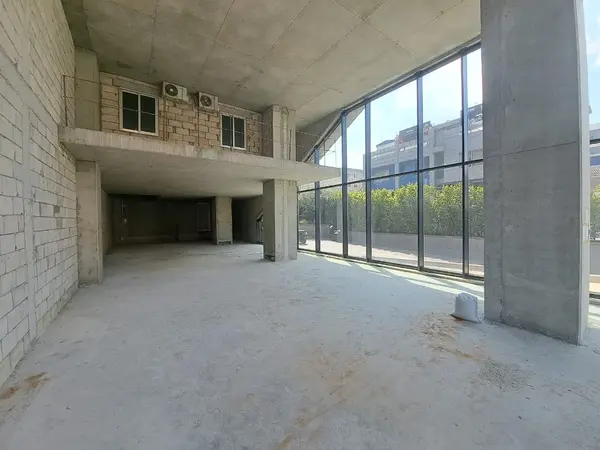 Showroom for rent in Baouchriyeh