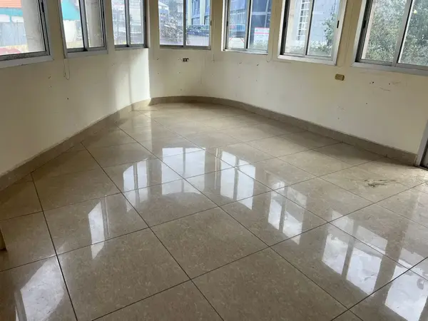 Office for rent in Aley