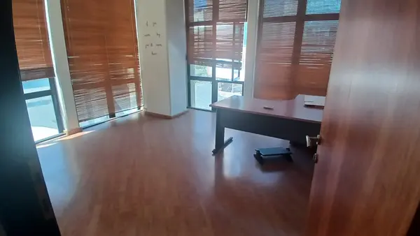 Office for rent in Sin El Fil