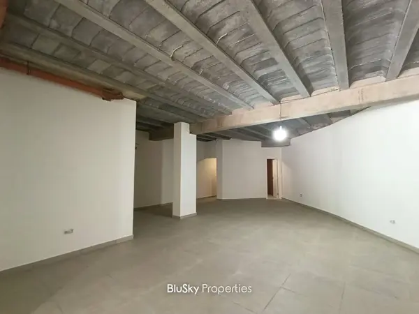 Shop 118m² Depot for Rent in Adma