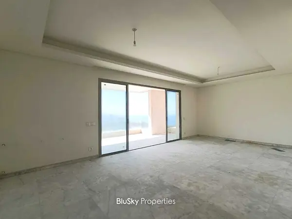 Apartment 230m² Terrace for Sale in Adma