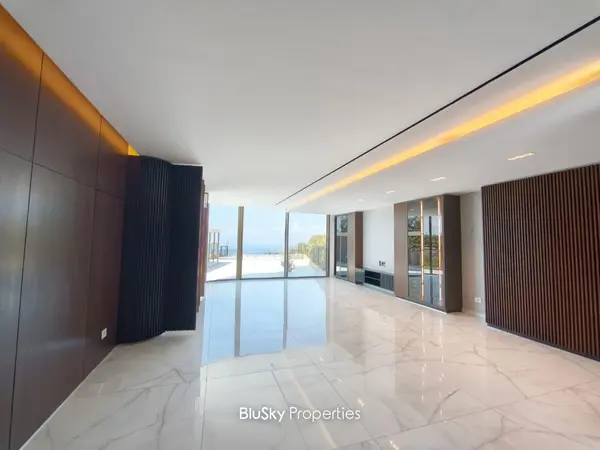 Apartment 240m² with Terrace for Sale in Adma