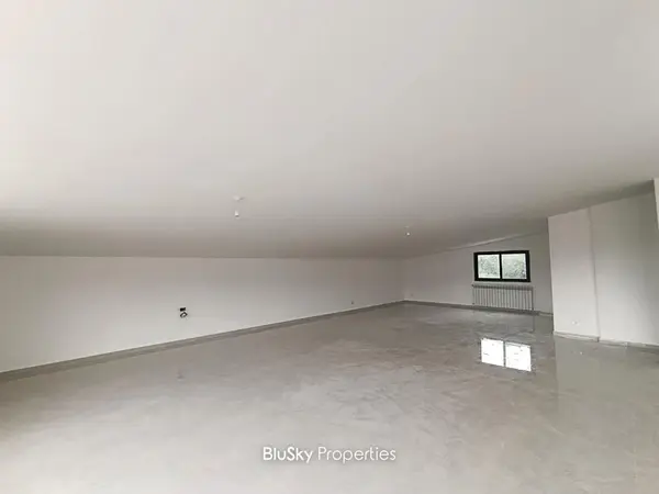 Apartment 275m² Terrace for Sale in Adma