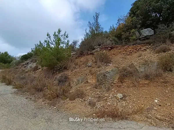 Land 1,100m² for Sale in Adonis