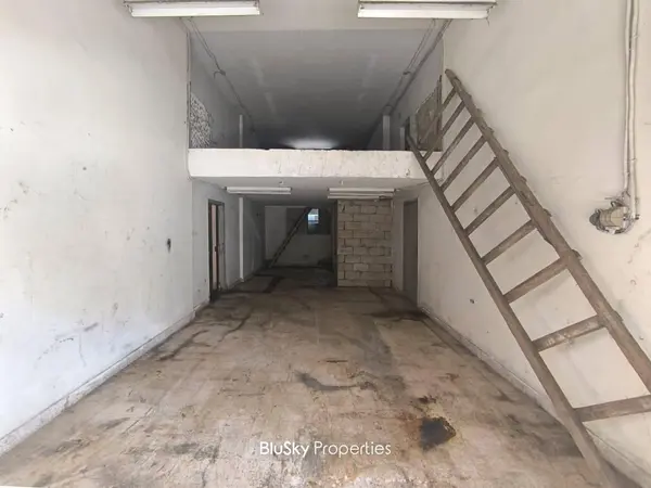 Shop 120m² for Sale in Antelias