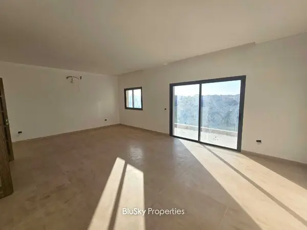 Apartment 185m² Mountain View for Sale in Araya