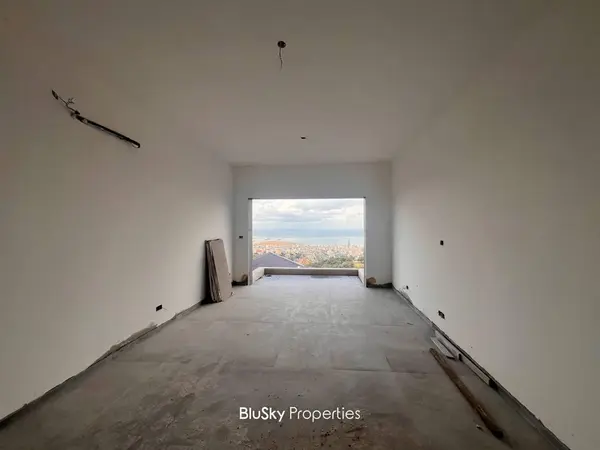 Apartment 120m² Terrace for Sale in Tilal Ain Saadeh