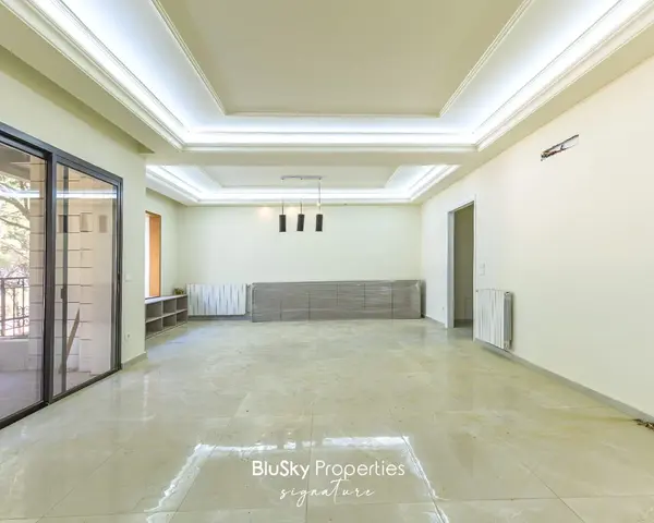 Apartment 250m² Balcony for Sale in Ain Saadeh