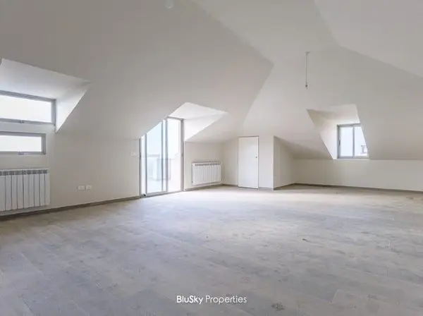 Duplex 340m² 4 Beds for Sale in Ain Saadeh