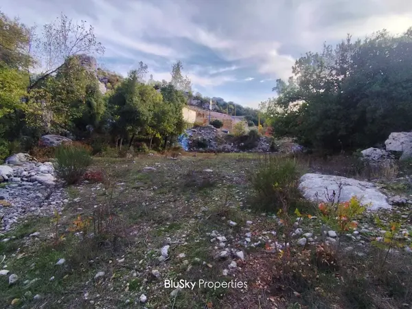Land 1,316m² for Sale in Aashqout