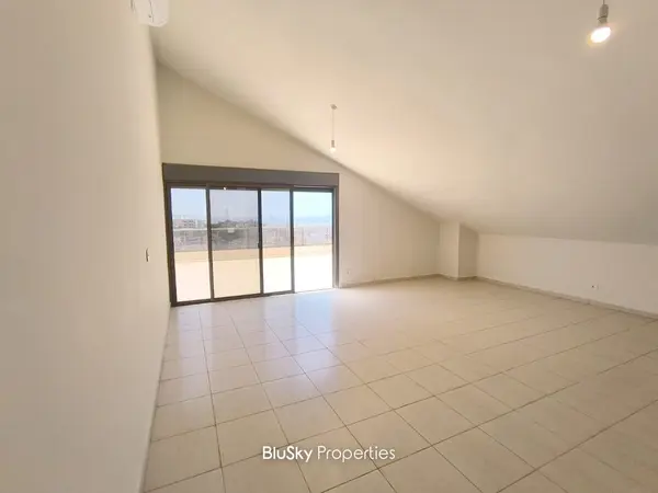 Apartment 200m² with Terrace for Rent in Awkar