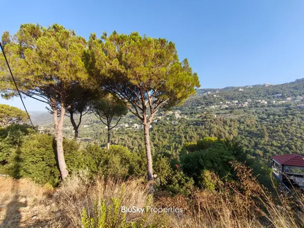 Land 1,630m² for Sale in Baabdat