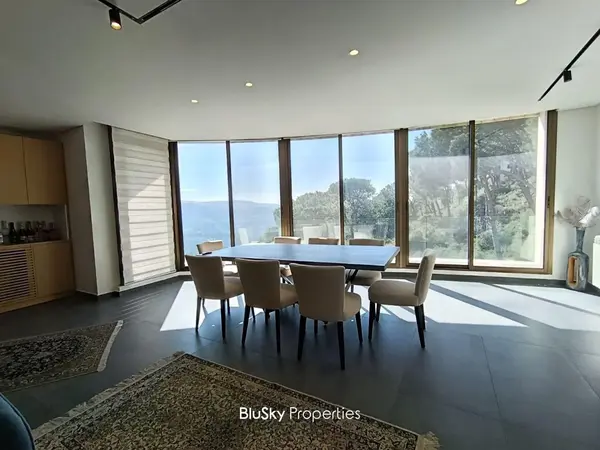 Apartment 190m² Roof for Sale in Baabdat