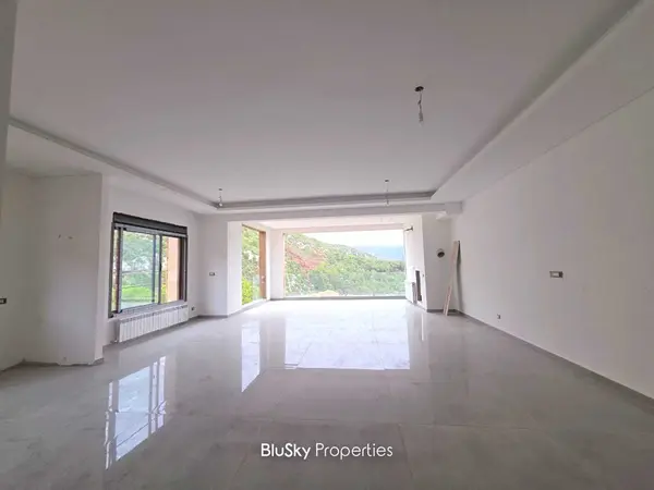 Apartment 195m² Garden for Sale in Baabdat