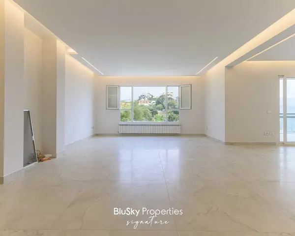 Apartment 235m² Mountain View for Sale or Rent in Baabdat