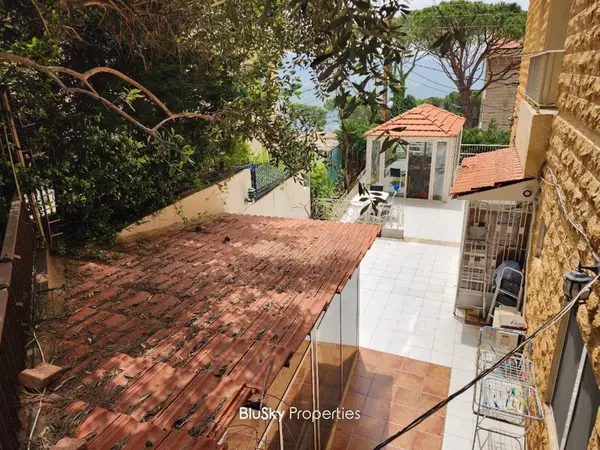 Apartment 240m² Terrace for Sale in Baabdat