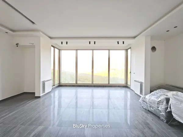 Apartment 250m² Terrace for Rent in Baabdat