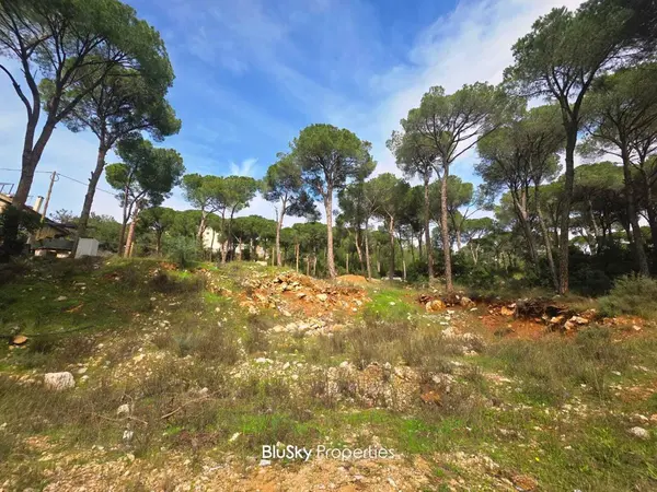 Land 790m² for Sale in Baabdat