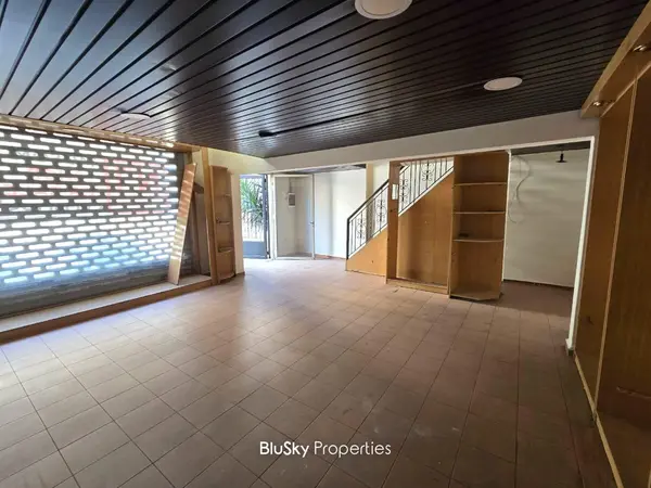 Shop 110m² Storage for Sale in Betchay