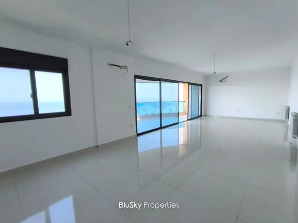 Apartment 210m² with Balcony for Sale in Bkenneya