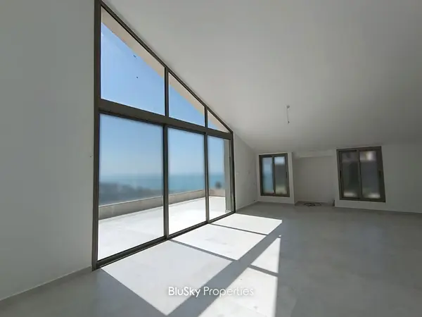 Rooftop 226m² with Sea View for Sale in Blat
