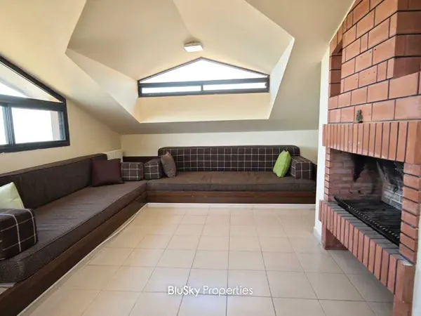 Apartment 180m² Terrace for Rent in Beit Meri